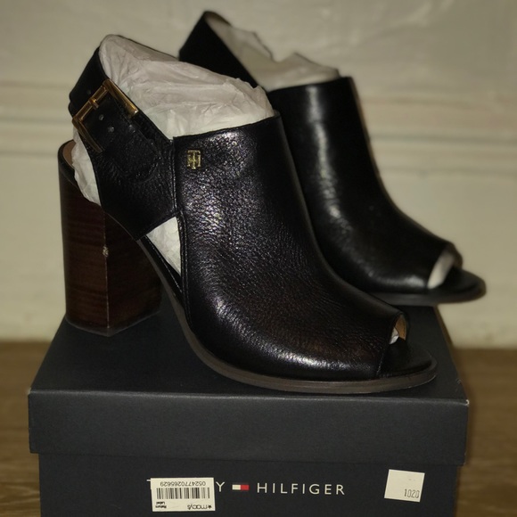 Tommy Hilfiger ‘Peppy’ Heel - Picture 3 of 6